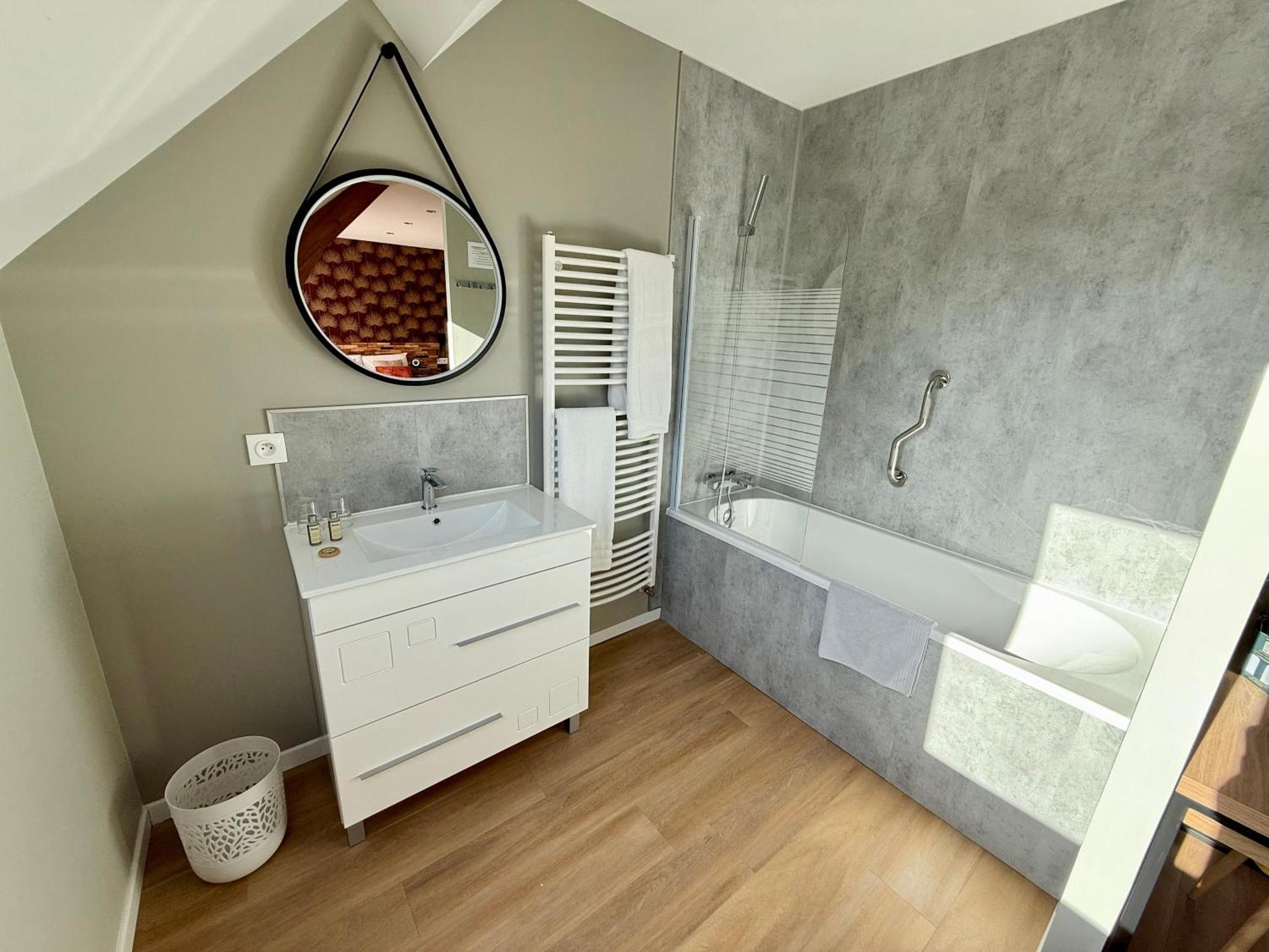 Oxxotel & Spa Valognes Bagian luar foto